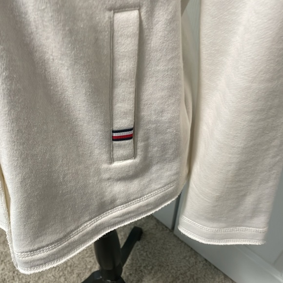 Adorable Tommy Hilfiger off white jacket/pea coat sz M - Picture 2 of 4